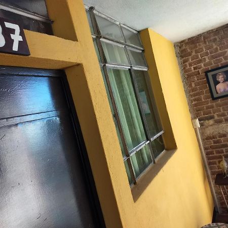 Give House Bed & Breakfast Guatemala City Eksteriør bilde