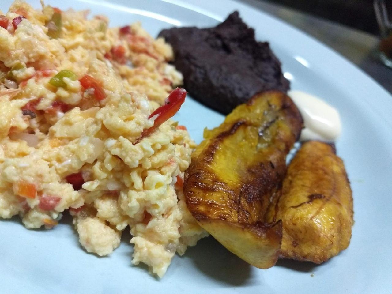 Give House Bed & Breakfast Guatemala City Eksteriør bilde