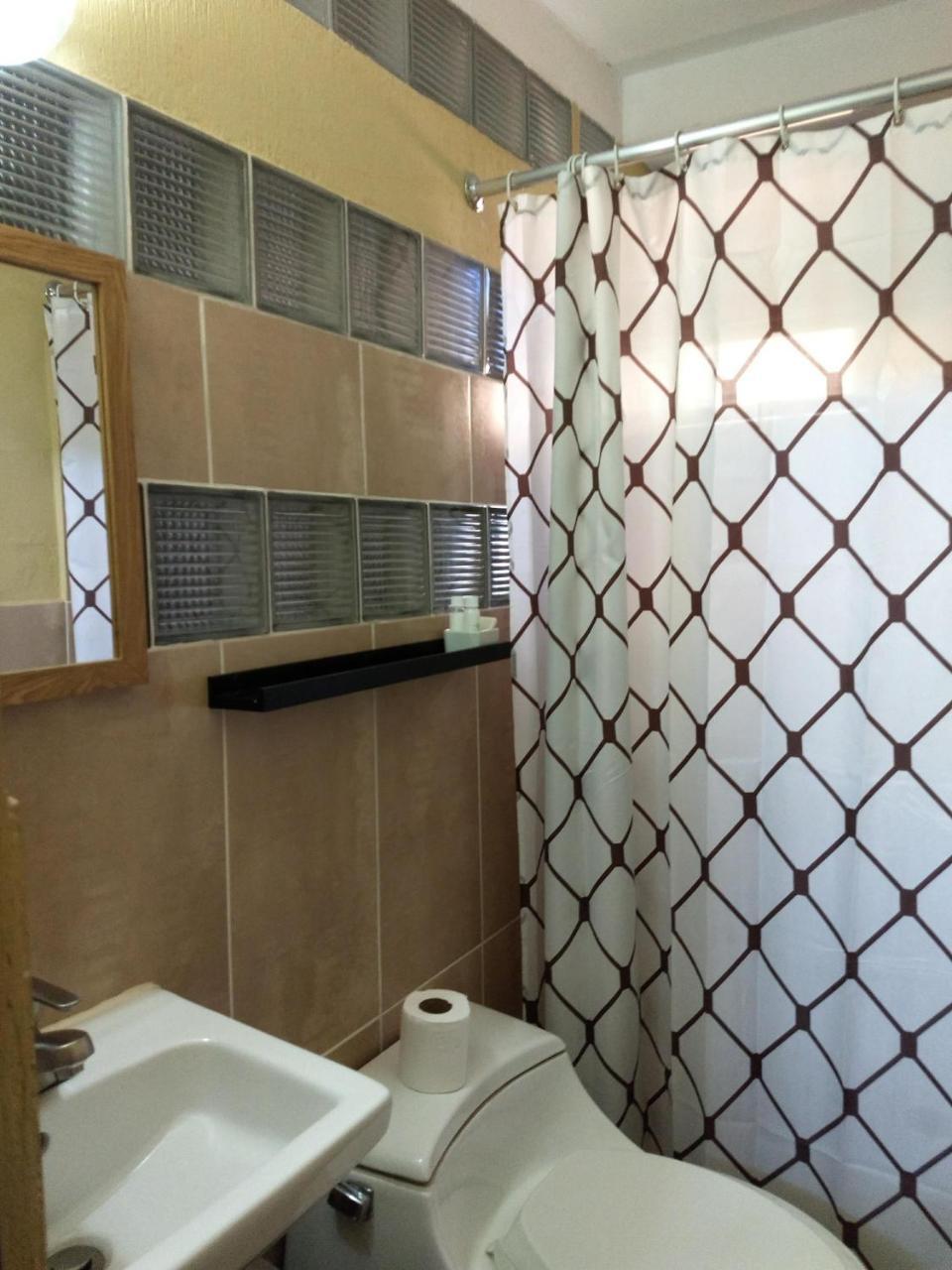 Give House Bed & Breakfast Guatemala City Eksteriør bilde