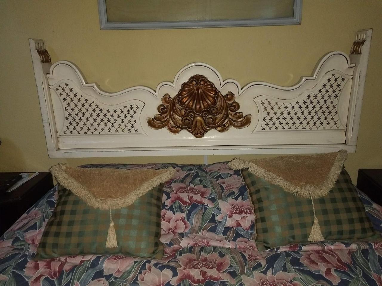 Give House Bed & Breakfast Guatemala City Eksteriør bilde