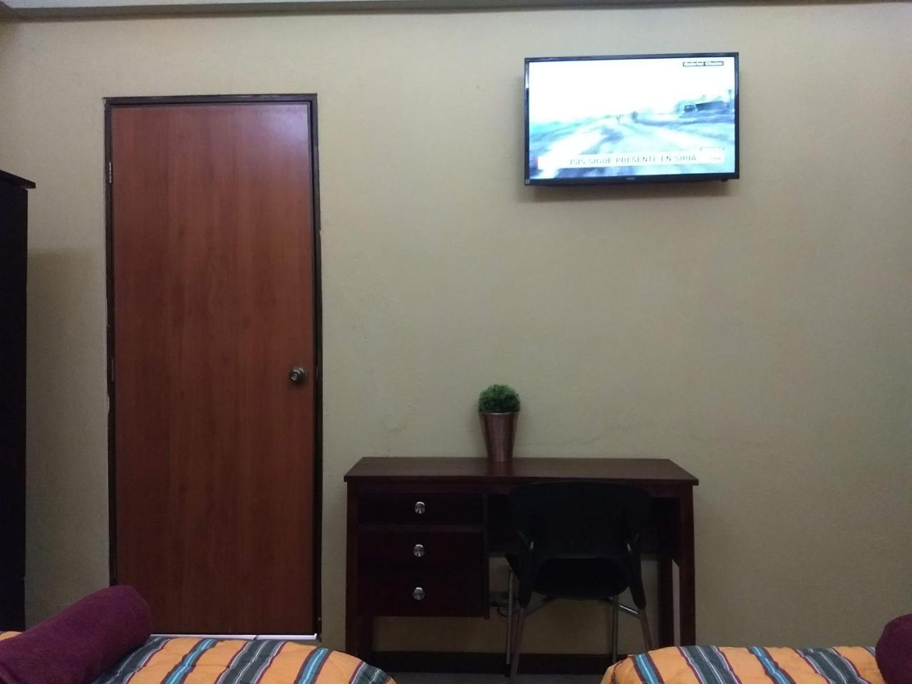 Give House Bed & Breakfast Guatemala City Eksteriør bilde