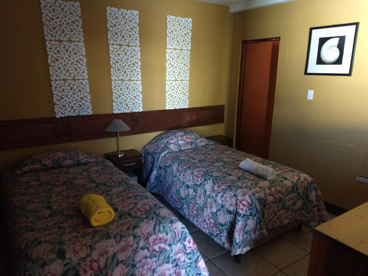Give House Bed & Breakfast Guatemala City Eksteriør bilde
