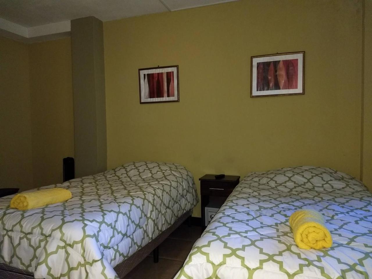 Give House Bed & Breakfast Guatemala City Eksteriør bilde