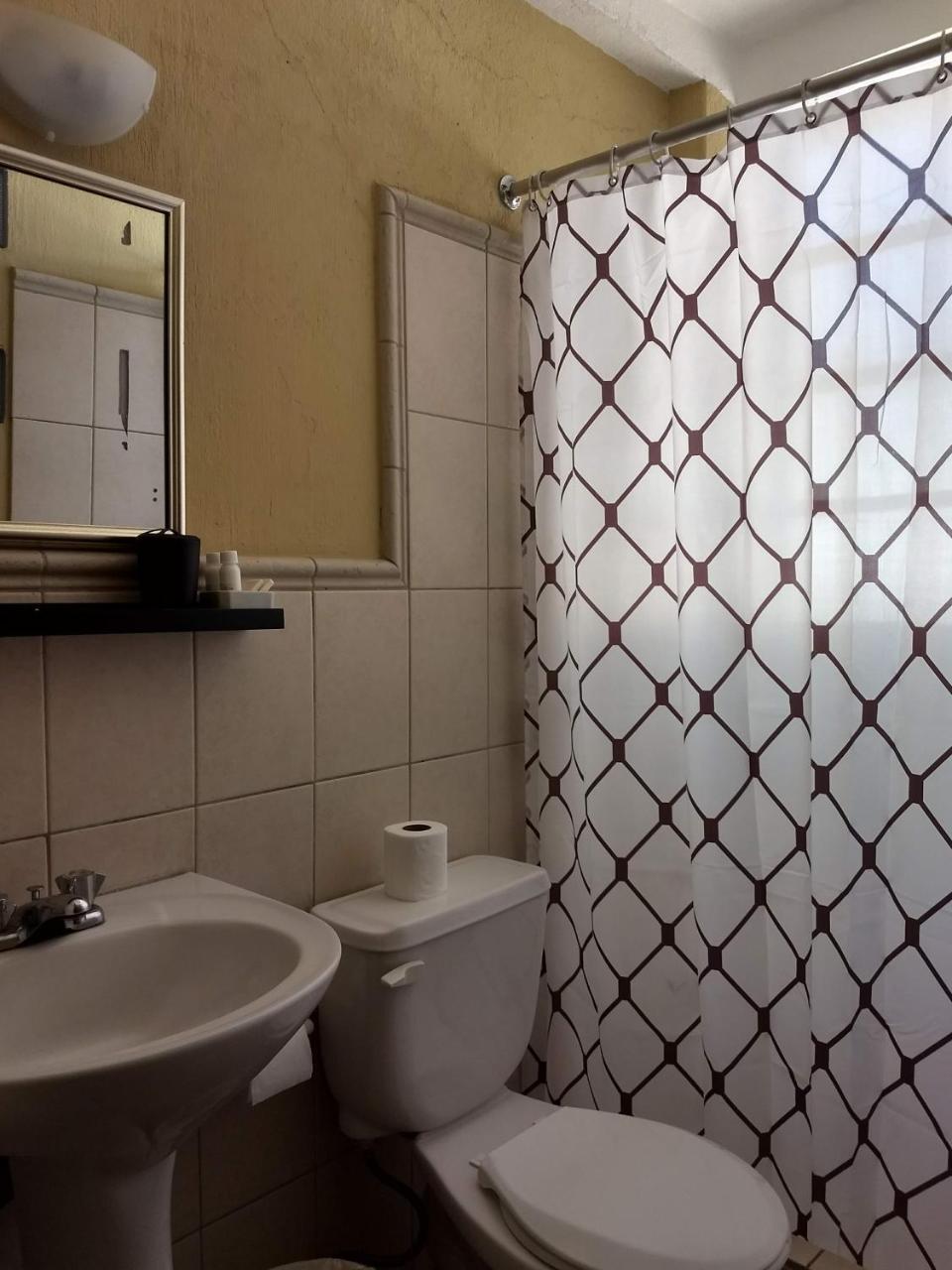 Give House Bed & Breakfast Guatemala City Eksteriør bilde