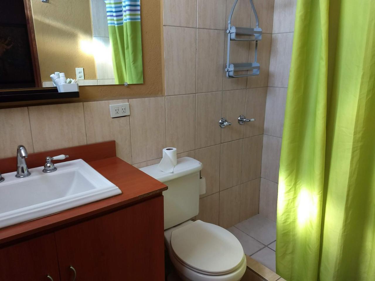 Give House Bed & Breakfast Guatemala City Eksteriør bilde